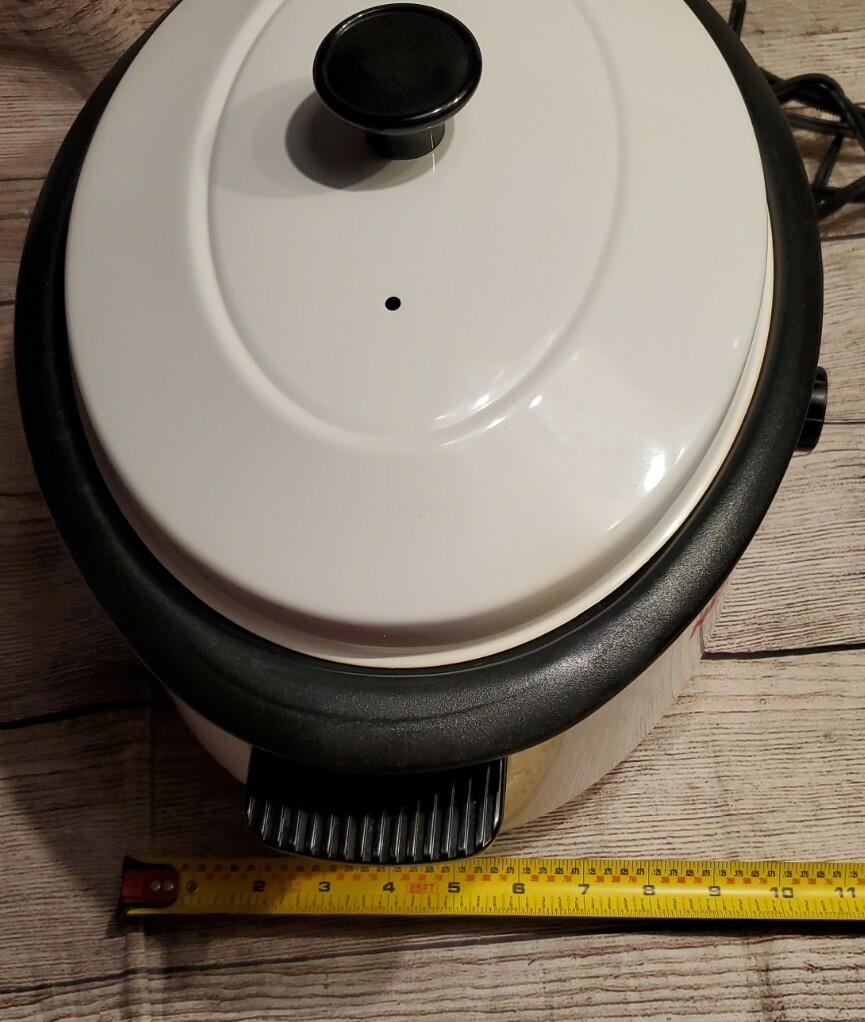 Nesco 4816-14-30 Classic Oven Roaster Oven 6 Quart, Porcelain Cookware, White