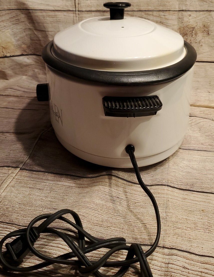 Nesco 4816-14-30 Classic Oven Roaster Oven 6 Quart, Porcelain Cookware, White
